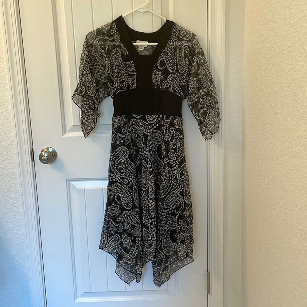 Byer California black and white paisley patterned dress